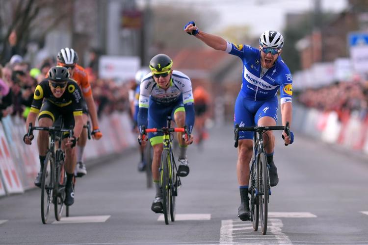 Dagens sejrherre Florian Sénéchal ses her juble over sin triumf i Le Samyn sidste år. (Foto: Luc Claessen/Gretty Images) 