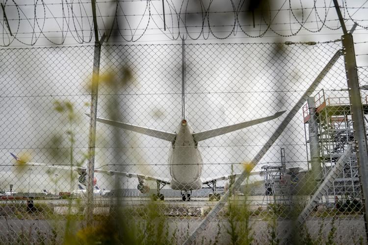 En 22-årig kvinde blev anholdt i Københavns Lufthavn i går. Nu sigtes hun for at ville tilslutte sig Islamisk Stat. Foto: Mads Claus Rasmussen/Ritzau Scanpix