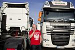 For nogle år siden mødte Politiken den polske lastbilchauffør Dawid Kusa fra en parkeringsplads i Padborg. Fremover kan han se frem til højere løn - hvis han stadig kører i Danmark.  Foto: Martin Lehmann/POLFOTO