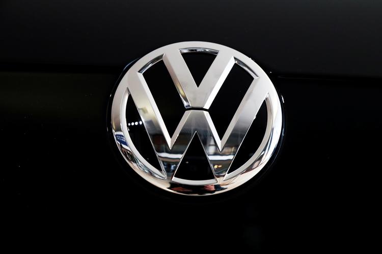 EU-domstolen har besluttet, at forbrugere i EU skal have mulighed for at sagsøge bilproducenter, hvis de har købt en bil med snydemotor. Foto: Francois Lenoir/Ritzau Scanpix