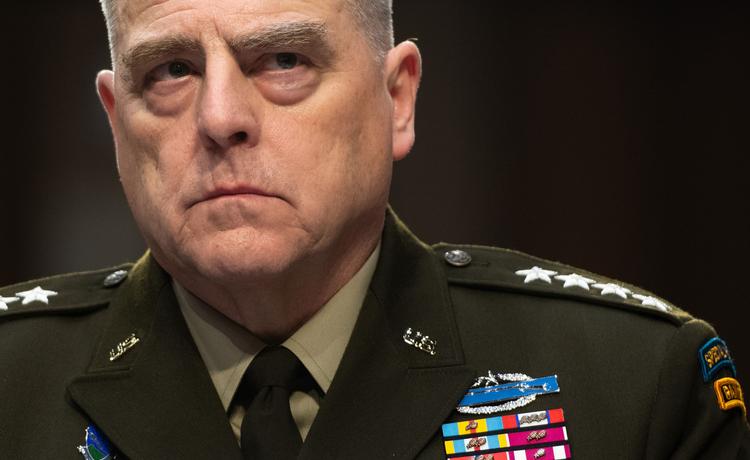 Generalstabschef Mark Milley talte i går i en høring i kongressen. Ideen om at ændre navne på militærbaser er tidligere skarpt blevet afvist af præsident Donald Trump. Foto: Saul Loeb/Ritzau Scanpix