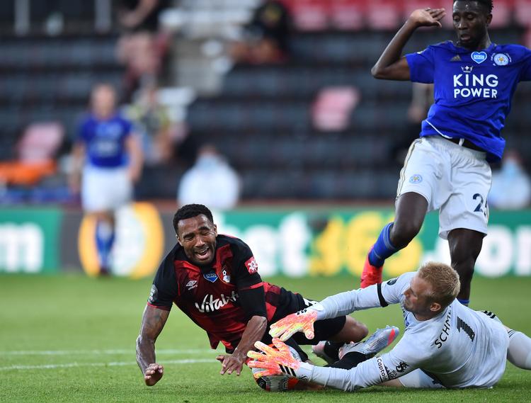  Callum Wilson blev nedlagt af Ndidi.  Foto: Glyn Kirk/Ritzau Scanpix