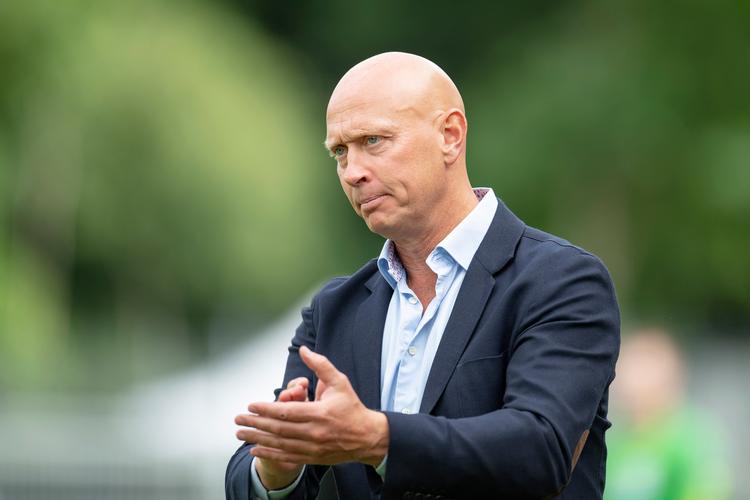 Hobro-cheftræner og tidligere topspiller Peter Sørensen er en af de mest erfarne i Superligaen. Som træner runder han superligakamp nummer 200 i aften, når Hobro møder Lyngby   Foto: Bo Amstrup/Ritzau Scanpix