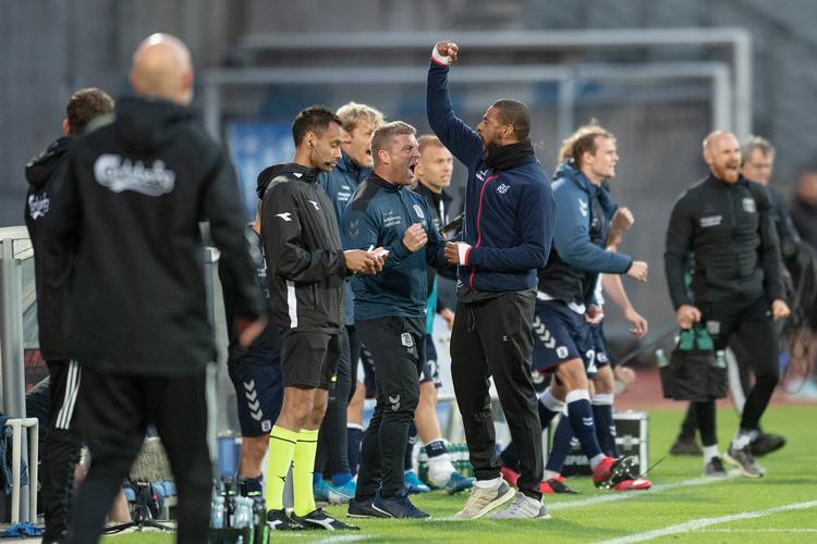 Med en sejr i Parken på søndag kan David Nielsen og AGF gå forbi FCK, man havde 13 point op til i august. Foto: Bo Amstrup/Ritzau Scanpix