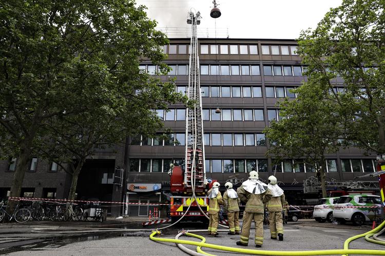 En voldsom brand brød onsdag ud i en bygning nær Hotel Wakeup i Borgergade i København. Ingen er kommet til skade. Foto: Jens Hartmann Schmidt