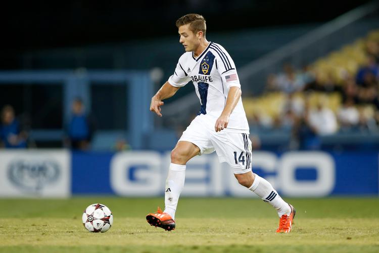Robbie Rogers spillede i Leeds, da han sprang ud som homoseksuel og stoppede karrieren. Han genoptog dog karrieren i LA Galaxy, hvor David Beckham og Zlatan Ibrahimovic også har været på holdkortet. Han spillede her indtil sit endegyldige karrierestop i 2017.  Foto: Danny Moloshok/Ritzau Scanpix