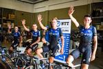 Fire glade NTT-ryttere efter dagens imponerende præstation. Fra venstre: Domenico Pozzovivo, Louis Meintjes, Stefan De Bod og Ben O'Connor. Foto: NTT Pro Cycling. 