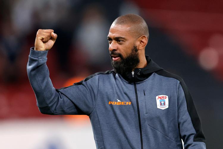 AGF-træner David Nielsen var mere determineret end synligt euforisk efter sit holds 4-2-sejr over FCK, der sendte aarhusianerne op på Superligaens andenplads med to kampe igen. Foto: Jens Dresling/POLFOTO