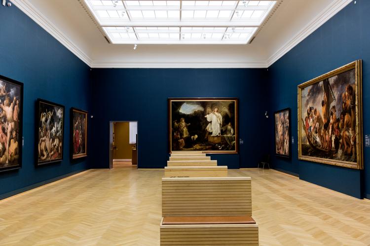 I de første rum i salene med dansk 1900-tals kunst frem til 1980 bemærkede jeg, at der ikke var udstillet kvindelige kunstnere i den faste samling af danske billeder fra perioden, men tænkte, at de kommer nok. Selv om magtstrukturen i billedkunstverdenen var udtalt patriarkalsk dengang, var der vel kvindelige billedkunstnere? Åbenbart ikke mange, skriver Dorte Hygum i denne klumme.  Arkivfoto Peter Hove Olesen