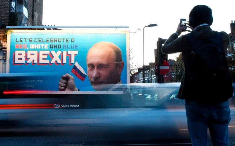  Britiske finansfolk, revisorer, advokater og politikere har tjent styrtende med penge på at agere håndlangere for præsident Putin og hans styre, hævder rapport fra det britiske parlament.  Foto: Daniel Sorabji/Ritzau Scanpix
