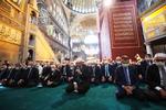 Genåbningen af Hagia Sophia som moske blev indledt med, at Tyrkiets præsident, Recep Tayyip Erdogan, citerede fra Koranen. Foto: Mustafa Kamaci/Ritzau Scanpix