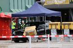 Syv er kommet til skade, efter at en mand er kørt ind i en menneskemængde i en sort Mercedes-Benz på Hardenbergplatz tæt på Bahnhof Zoologischer Garten i centrum af Berlin. Foto: Fabrizio Bensch/Ritzau Scanpix