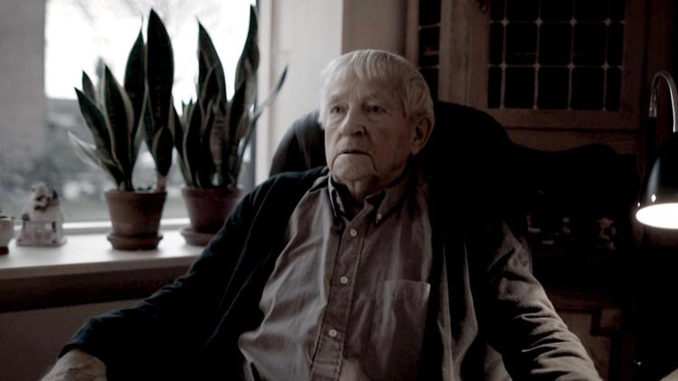 90-årige Niels lider af demens og medvirker i TV 2 Dokumentars udsendelse Plejehjemmene bag facaden. Et kig, der ryster både eksperter og ikke mindst Niels' familie. Foto: Tv 2 Dokumentar