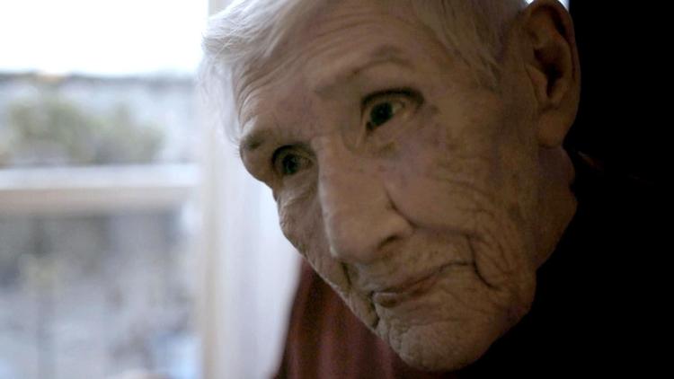 TV2 bragte torsdag aften en dokumentar, hvor seerne fik indblik i hverdagen for blandt andre 90-årige Else på plejehjemmet Kongsgården i Aarhus. Optagelser med skjult kamera afslørede det, som eksperter har betegnet som omsorgssvigt.   Foto: Tv 2 Dokumentar