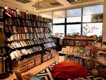 Boghandlere som Bleak House Books i Hongkong frygter, at bøger, der tidligere var anerkendt for deres litterære eller intellektuelle kvaliteter, nu kan blive opfattet som kritik af Kina. 