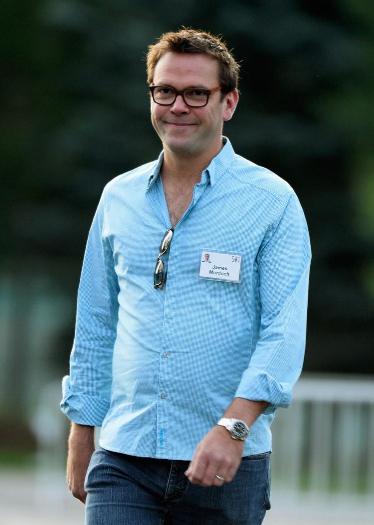    (FILES) In this file photo taken on July 10, 2013 James Murdoch, son of Rupert Murdoch and the deputy chief operating officer of News Corporation, arrives for morning session of the Allen &amp; Co. annual conference at the Sun Valley Resort in Sun Valley, Idaho. - Former 21st Century Fox chief executive James Murdoch, son of media tycoon Rupert Murdoch, has resigned from News Corp's board, according to a document released July 31 by the US Securities and Exchange Commission (SEC). (Photo by KEVORK DJANSEZIAN / GETTY IMAGES NORTH AMERICA / AFP)   Foto: Kevork Djansezian/Ritzau Scanpix