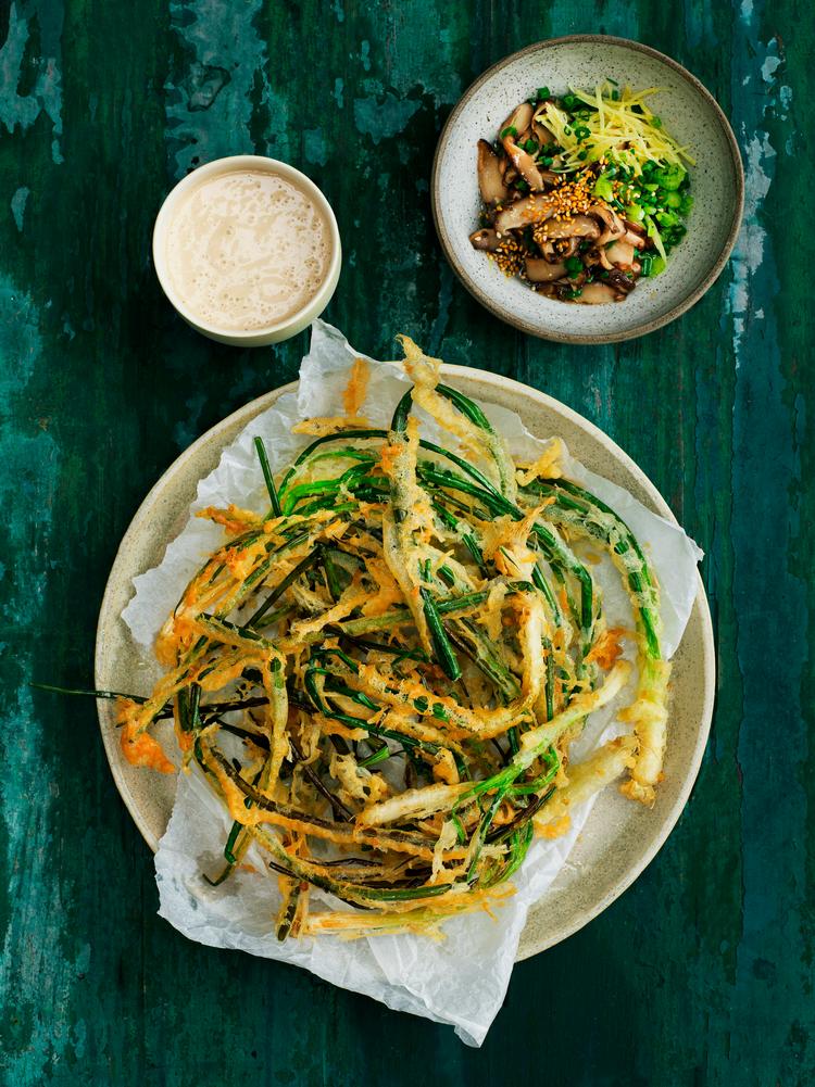 Du kan eksperimentere med at udskifte forårsløgene med andre grøntsager. Foto: Columbus Leth