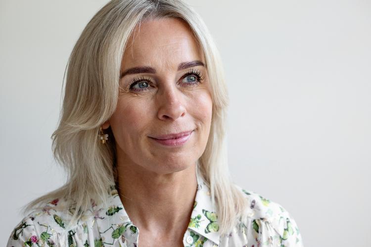 Silke Grane er 49 og har været i overgangsalderen i to år. Hun fortæller om sine oplevelser hvor hormoner har givet hende hendes liv tilbage.   Foto: Nanna Navntoft
