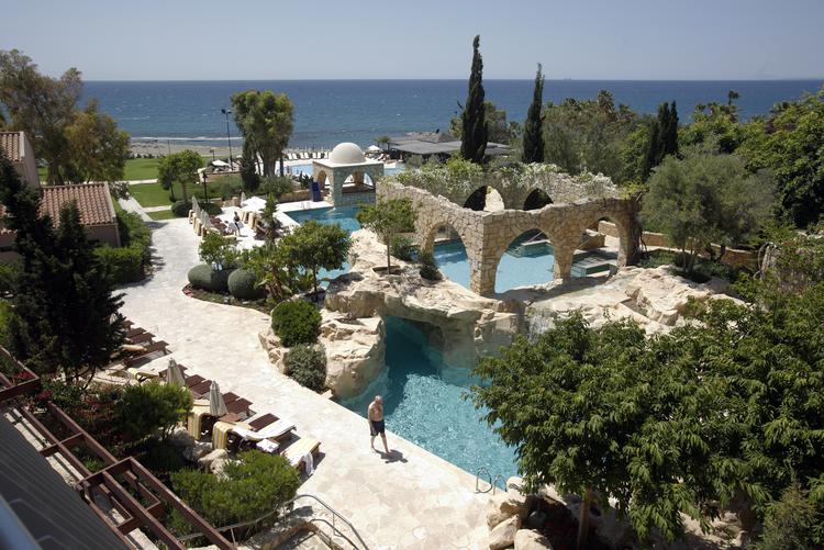 Cypern er en af de destinationer, som trækker i solhungrende danskere i efterårsferien som her Hotel Le Meredien i Limassol. Foto: Morten Langkilde/POLFOTO