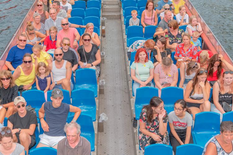 Det er ikke dig, der skal på kanalrundfart, men det skal i stedet københavnerkoret CAMERATA, der på fredag synger Københavns Havn op. Foto: Peter Hove Olesen/POLFOTO
