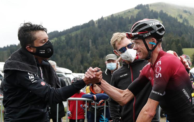 På vej mod sejren i Route d’Occitanie fik Egan Bernal (tv.) værdifuld hjælp af den firdobbelte Tour de France-vinder Chris Froome (th.). Foto: Guillaume Horcajuelo/Ritzau Scanpix