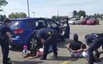 En forbipasserende filmede anholdelsen af familien i Colorado.  