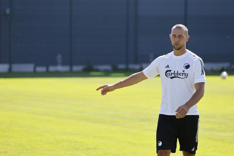 Kamil Wilczek var allerede torsdag formiddag i aktion til FCK-træningen. Foto: Jens Dresling/POLFOTO