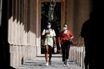 Det bliver ikke muligt at besøge Palais Royal for nordmændene foreløbig. Norge har Frankrig som et af fire lande, det fraråder rejser til i øjeblikket. De andre tre landet er Monaco, Schweiz samt Tjekkiet. Rejser frarødes også til to sydsvenske regioner.  Foto: Gonzalo Fuentes/Ritzau Scanpix