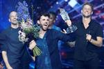 Hollandske Duncan Laurence vandt sidste år Eurovision Song Contest i Tel Aviv. Grandprixet blev aflyst i år på grund af coronakrisen, men genopstår næste år - endda også i USA, der for første gang afholder en lignende sangkonkurrence. Foto: Ronen Zvulun/Ritzau Scanpix