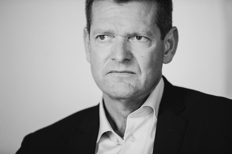 Sundhedsstyrelsen anbefaler nu brugen af mundbind i stof, siger direktør Søren Brostrøm. Foto: Peter Hove Olesen/POLFOTO