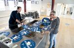 Coronarestriktioner betyder, at landets efterskoleelever møder ind til en anden hverdag, end de har gjort de tidligere år. Her er det Gribskov Efterskole, der i maj gjorde klar til, at sidste skoleårs elever vendte tilbage efter nedlukningen. Foto: Keld Navntoft/Ritzau Scanpix