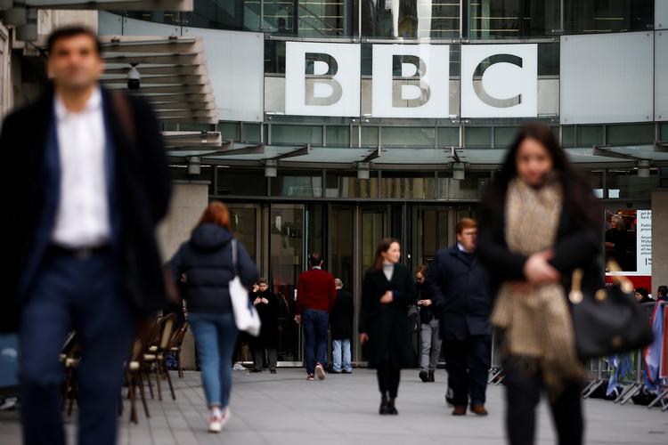 BBC har efter pres undskyldt, at man i et nyhedsindslag viste en hvid person, der brugte N-ordet. Foto: Henry Nicholls/Ritzau Scanpix