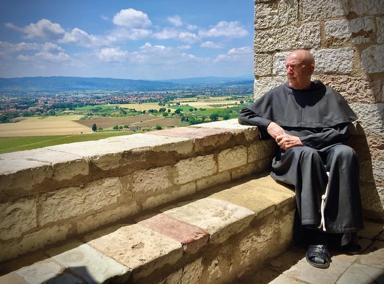 Danske broder Theodor i Assisi bor i fransicanerklostret, der hører sammen med en af verdens nok mest kendte kirker, Basilica di San Francesco, der er på Unesco’s Verdensarvsliste. 
 Foto: Lene Brøndum