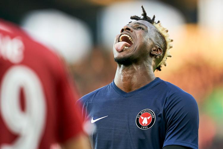 Sory Kaba og FCM's seneste europakampagne varede blot to kamp, da jyderne tabte 3-7 samlet til skotske Rangers.   Foto: Claus Bonnerup/ 