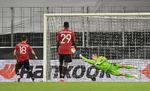  Efter 95 minutter sendte Bruno Fernandes bolden forbi Kalle Johnsson på et straffespark. Foto: Sascha Steinbach/Ritzau Scanpix
