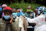 Myndighederne kæmper for at bremse coronavirussens spredning i slumkvarteret Kibera i Kenyas hovedstad Nairobi. Når der kommer en effektiv vaccine, er det tvivlsomt, om beboerne i Kibera kan få den.  Foto: Baz Ratner/Ritzau Scanpix