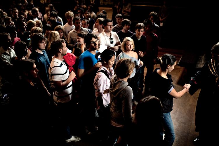 Når de nye studerende begynder på landets universiteter i de kommende uger, så er der en stor del af dem, som kan forventes at falde fra. Bare studiestarten kan have betydning for, hvor mange, der falder godt til socialt og fagligt, og den kan blive udfordret i år, når en stor del er udskudt eller afvikles online Arkivfoto Joachim Adrian