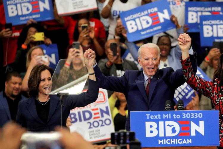 Joe Biden har valgt Kamala Harris som sin kandidat til vicepræsidentposten. Foto: Brendan Mcdermid/Ritzau Scanpix