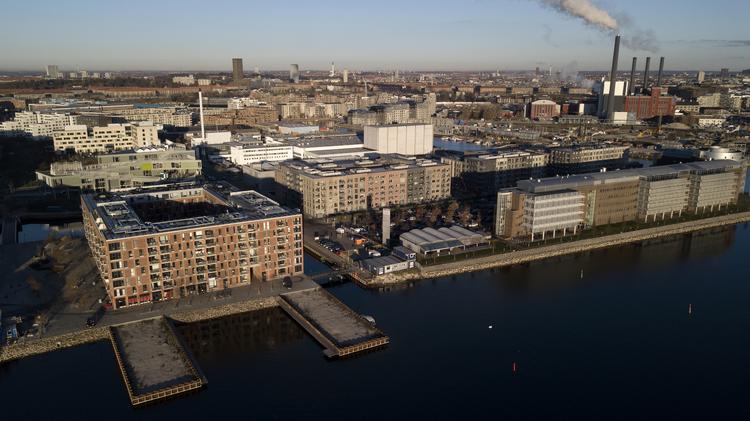 Københavns Havn og Teglholmen ses her med H.C. Østed Værket i baggrunden. Ørsted - det tidligere Dong Energy - kommer ud af andet kvartal, der var ramt af coronakrisen, med et tab på 825 millioner kroner. Foto: Jens Dresling/POLFOTO