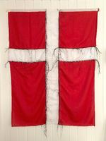 Foto: Julie Edel Hardenberg: 'Oqaluttuarisaaneq/History (2019). Objekt, sammensyet stof, hår. 145×110 cm