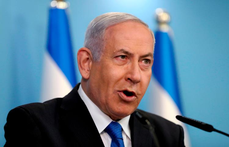    En tilfreds regeringschef Benjamin Netanyahu præsenterede fredsaftalen med Emiraterne på et pressemøde torsdag aften. Flere eksperter venter, at aftaler med andre Golf-stater, der ligesom Israel har Iran som modstander, er på vej. Aftalerne kan ændre hele billedet i Mellemøsten.  Foto: Abir Sultan/Ritzau Scanpix