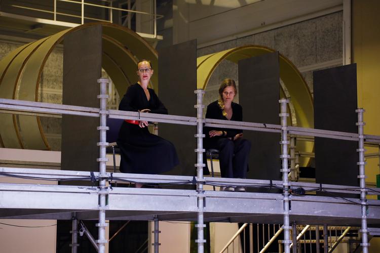 Operachef Philipp Kochheim lod sig inspirere af coronaens ufrivillige isolation og valgte at gøre en dyd af nødvendigheden. 