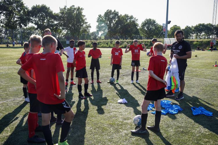 Der er blevet færre spillere på holdet i Boldklubben Marienlyst. En del af forklaringen er et mere konkurrencepræget miljø, lyder det fra klubbens ungdomschef. Foto: Jesper Houborg/POLFOTO
