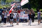 Ved det hviderussiske præsidentvalg i 2006 og 2010 oplevede Lukasjenko også stor modstand, men demonstrationerne, som den seneste uge har præget Hviderusland, er de største i præsidentens regeringstid.  Foto: Vasily Fedosenko/Ritzau Scanpix