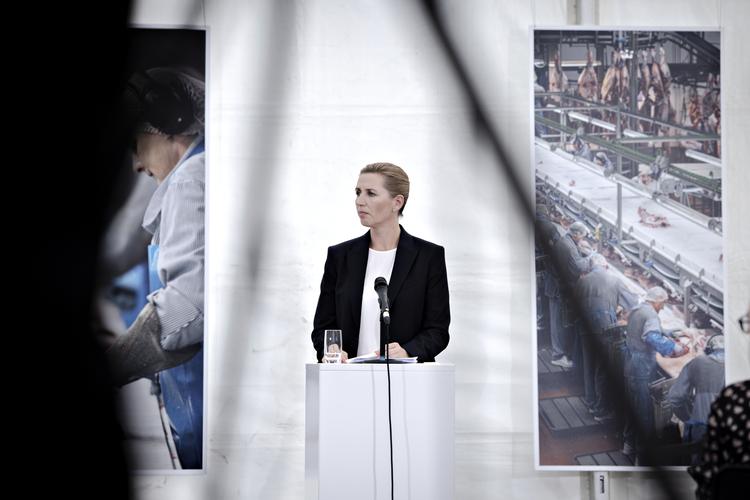 Regeringen præsenterede i dag sit udspil til tidlig pension på Danish Crown i Horsens.   Foto: Valdemar Stroe Ren