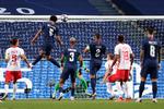 1-0: Brasilianeren Marquinhos kommer højst og header bolden yderligt i nettet. Foto: Manu Fernandez/Ritzau Scanpix