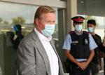 Ronald Koeman spillede selv i FC Barcelona, hvor han i dag landede for at forhandle om at blive klubbens nye træner. Koeman har som landstræner kvalificeret Holland til den EM-slutrunde, der først skal spilles næste år. Foto: Albert Gea/Ritzau Scanpix