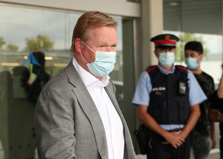 Ronald Koeman spillede selv i FC Barcelona, hvor han i dag landede for at forhandle om at blive klubbens nye træner. Koeman har som landstræner kvalificeret Holland til den EM-slutrunde, der først skal spilles næste år. Foto: Albert Gea/Ritzau Scanpix