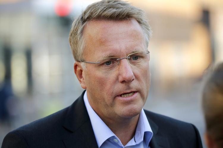 Skatteminister Morten Bødskov (S) vil ikke udtale sig om Skatteministeriets manglende oplysning om ulovlige opkrævning, før statsrevisorerne har behandlet beretningen fra Rigsrevisionen. Foto: Jens Dresling/POLFOTO