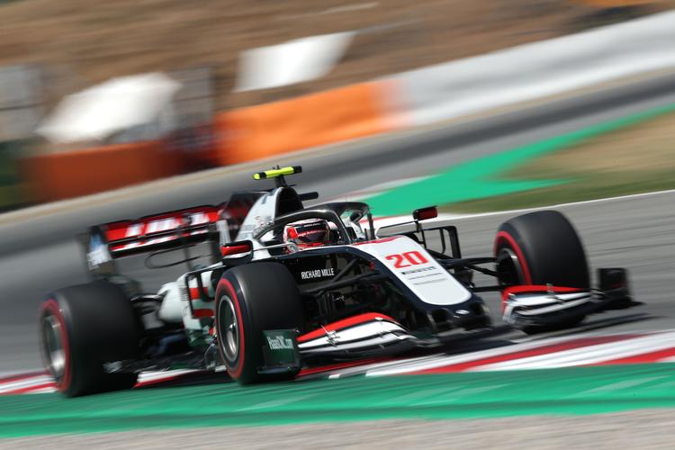     Kampen om  sæderne er gået ind.  Kevin Magnussen er en af dem, der skal sikre sig en plads i 2021. Foto: Albert Gea/Ritzau Scanpix